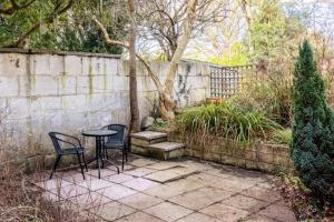 Κήπος έξω από το BRAND NEW LSITING!Wonderful One Bedroom Apartment