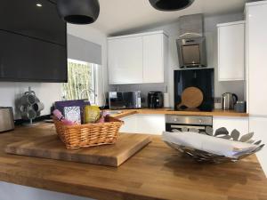 Nhà bếp/bếp nhỏ tại River Coquet Luxury Hot Tub Retreat