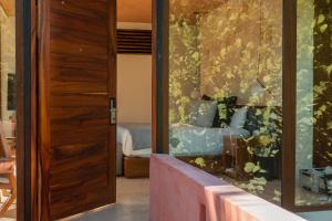 Koupelna v ubytování Tago Tulum by G Hotels