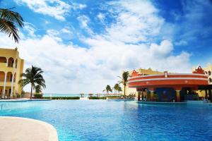 Bazén v ubytování The Royal Haciendas Resort & Spa nebo v jeho okolí