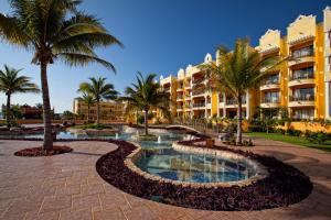 Bazén v ubytování The Royal Haciendas Resort & Spa nebo v jeho okolí