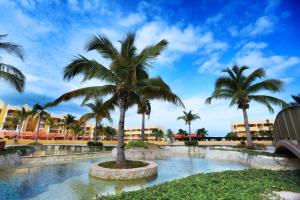 Bazén v ubytování The Royal Haciendas Resort & Spa nebo v jeho okolí