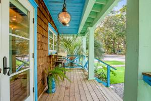 Gallery image of This Place Cottage B in Folly Beach