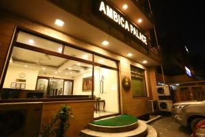 Fotografie z fotogalerie ubytování Hotel Ambica Palace AIIMS New Delhi - Couple Friendly Local ID Accepted v Novém Dillí