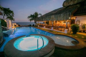 Bazén v ubytování Kav's Beach Resort nebo v jeho okolí