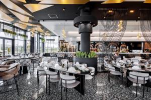 Restoran atau tempat lain untuk makan di Hotel Mirror