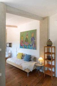 Ένα ή περισσότερα κρεβάτια σε δωμάτιο στο Sleep and Stay Terrace Loft in Sant Daniel