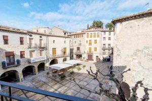 Gallery image of Besalu 21 New stylish apt on Plaça Llibertat in Besalú