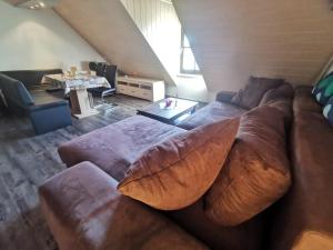 Ein Sitzbereich in der Unterkunft Ferienwohnungen Bergstrasse