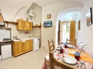 Dapur atau dapur kecil di holidaycasa Jerry