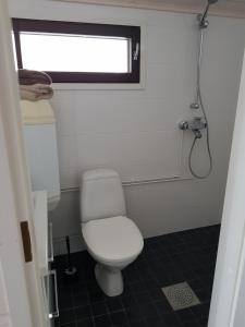 Kylpyhuone majoituspaikassa Ranta-Sumppu mökki 7