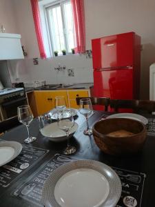 Kuchyň nebo kuchyňský kout v ubytování 1935 home