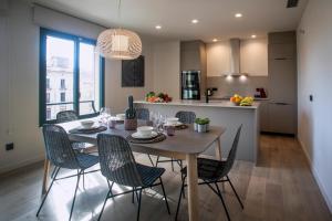 Kuchyňa alebo kuchynka v ubytovaní NC APARTMENTS RAMBLA3