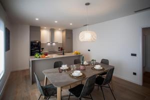Kuchyňa alebo kuchynka v ubytovaní NC APARTMENTS RAMBLA3