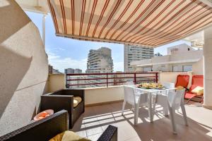 Balkón nebo terasa v ubytování Apartamentos Zafiro Atico (3-12º-C)