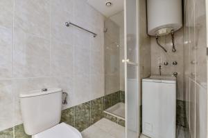 Koupelna v ubytování Apartamentos Zafiro Atico (3-12º-C)