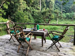 Ein Garten an der Unterkunft Nshongi Camp