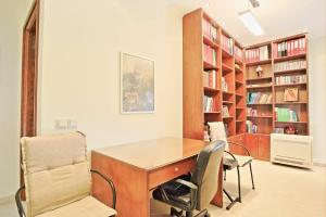 The library in A villát