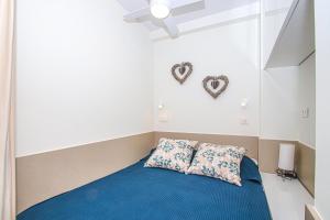 Кровать или кровати в номере Stylish studio for rent with fantastic location in Marbella Promenade.