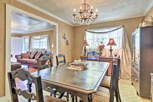 Istumisnurk majutusasutuses Oxford Home on Private Land Less Than 7 Mi to Dtwn!