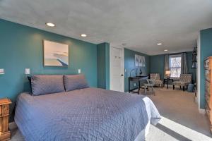 Voodi või voodid majutusasutuse Bristol Home with Pool about 3 Mi to Dtwn and Beach! toas