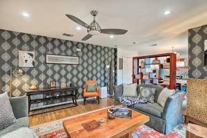 Eclectic Austin Bungalow Central Location!