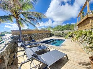 Swimmingpoolen hos eller tæt på Villa West Indies, spectacular sea view, inside Orient Bay resort, private pool