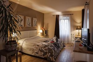 Кровать или кровати в номере B&B Dvor Tacen