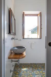 Koupelna v ubytování Iancura - B&B di design a Salina