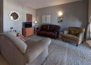 Χώρος καθιστικού στο Lyndo's Cove, Close to the WATERFRONT, Nautilus Cove security complex