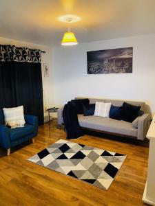 Cheerful home near City Centre,Station& RaceCourse