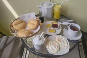 Opțiuni de mic dejun disponibile oaspeților de la Hotel Duna Sur