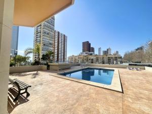 Basen w obiekcie TORRE VALENCIA APARTMENT lub w pobliżu