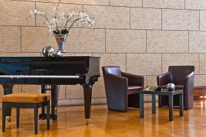 Posezení v ubytování SORAT Insel-Hotel Regensburg
