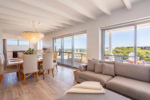 Χώρος καθιστικού στο The Bunker - Coastal home in Gracetown - relaxing!