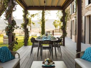 A seating area at Belvilla by OYO Tamburina