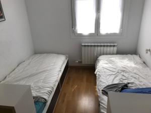 Kép URKO Adosado 8 personas 160 m2 de terraza y piscina szállásáról Santa Cilia városában a galériában