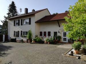 Gallery image of Zurück zur Natur - Urlaub im Zirkuswagen, Sommeratelier oder Schindelwagen in Adenbach