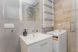 Kúpeľňa v ubytovaní Urban Jungle - Grey Apartment