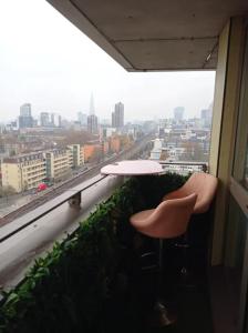 GuestReady - East London Skyscraper Flat with Stunning Views