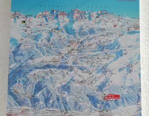 Fotografie z fotogalerie ubytování Appartamento Incantevole immerso nella neve v destinaci Marilleva