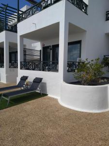 Foto Puerto del Carmenis asuva majutusasutuse Apartment Portonovo Paraiso II - Sea View - swimming pool - good Wifi - Old Town galeriist