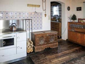 Dapur atau dapur kecil di Holiday Home Alte Sahnealm - MII172 by Interhome