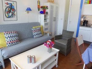 Apartment Du Soleil-2 by Interhome tesisinde bir oturma alanı
