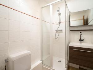 Phòng tắm tại Apartment Le Sérac-5 by Interhome