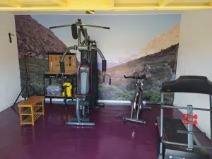 Fitness centrum a/nebo fitness zařízení v ubytování Villa Can Canavaret by SunVillas Mallorca