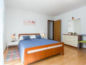 Postel nebo postele na pokoji v ubytování Apartment Nena-1 by Interhome