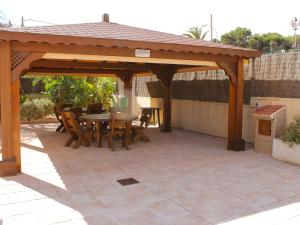 Patio alebo iná vonkajšia časť ubytovania Apartment Urbaeuropa by Interhome