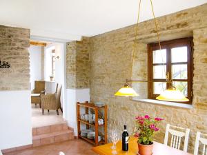 Posezení v ubytování Apartment Casa Vacanza Cascina Lovera-3 by Interhome