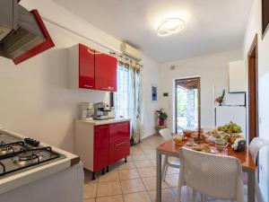 Η κουζίνα ή μικρή κουζίνα στο Holiday Home Villa Matisse by Interhome